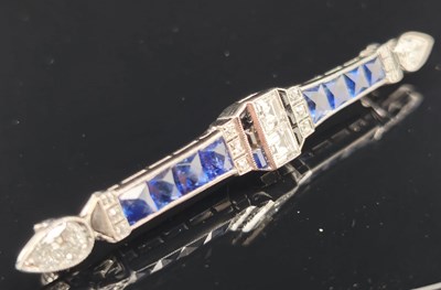 Lot 31 - An antique Art Deco diamond, sapphire and...