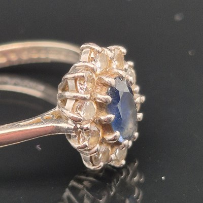Lot 47 - A vintage 18ct hallmarked gold sapphire and...