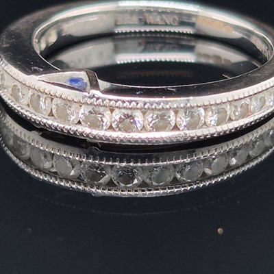 Lot 63 - Vera Wang. An 18ct white gold hallmarked Vera...
