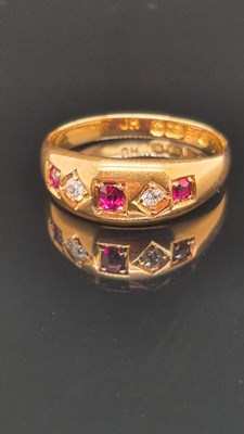 Lot 93 - A Victorian 18ct hallmarked gold antique ruby...