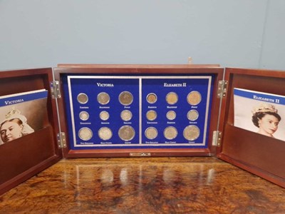 Lot 390a - A Danbury Mint boxed set 'The Longest Reigning...