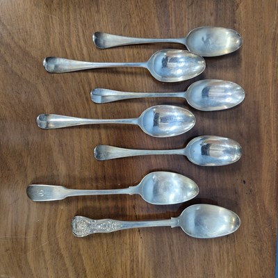 Lot 569 - A Britannia standard rattail table spoon, five...
