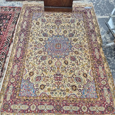 Lot 624 - An oriental rug of Persian Tabriz design 217 x...