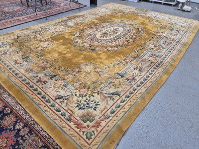 Lot 642 - A good quality Chinese Aubusson carpet 546 x...