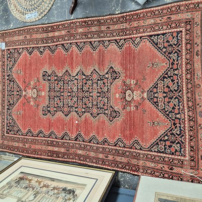 Lot 666 - An antique Persian Malayer rug. 190 x 120 cm.