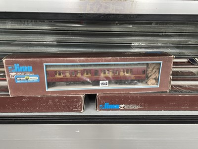 Lot 1542 - Seven boxed Lima 0 guage railway carriages