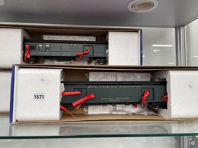 Lot 1571 - Three boxed Golden Gate 0 Guage Southern...