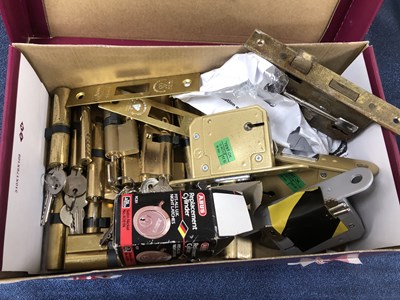 Lot 1620 - A collection of locks to include Yale,...