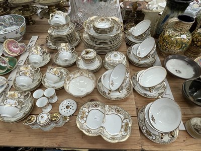 Lot 1642 - A Noritake gilt decorated dinner set