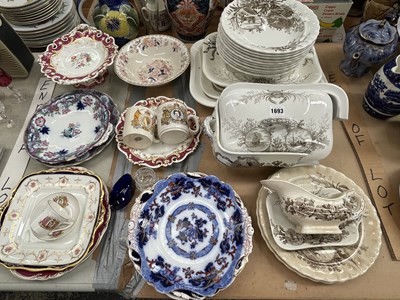 Lot 1693 - A Doulton Oceana pattern part dinner service,...