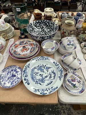 Lot 1698 - A Chinese blue and white plate, a Japanese...