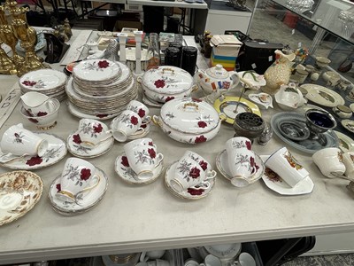 Lot 1741 - Royal Stafford Roses to Remember tea and...