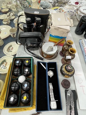 Lot 1746 - Polaroid and Minolta cameras, a pair of...