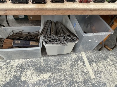 Lot 1800 - A collection of 0 guage rail