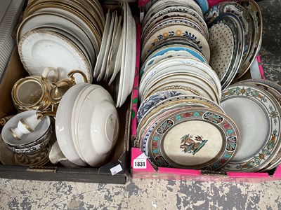 Lot 1831 - A collection of decorative plates and platters...
