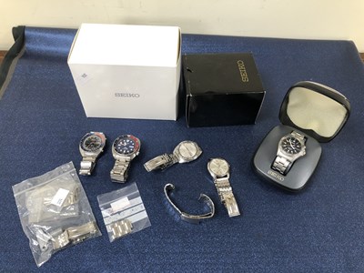 Lot 1084 - Five various Seiko wristwatches, some with...