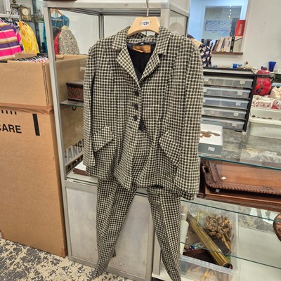 Lot 1231 - Gerald McCann, London. Vintage 1960s/70s...