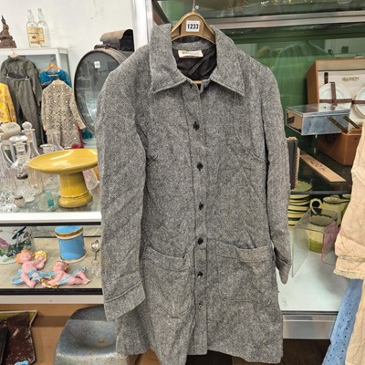 Lot 1233 - A vintage 1960s/70s black and white jacket,...