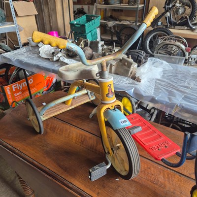 Lot 1408 - A Raleigh childs tricycle and a Bantel scooter.