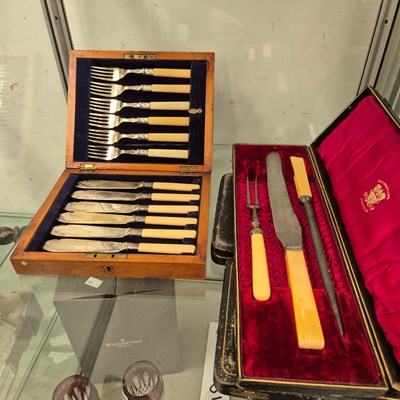 Lot 1864 - Cased silver handled tea knives, carving set,...