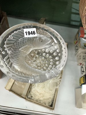 Lot 1946 - A Lalique Concarneau pattern glass ashtray...