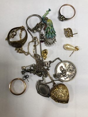 Lot 1033a - A 9ct hallmarked gold wedding ring, a 9ct and...