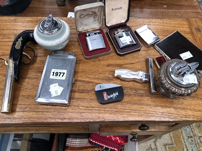 Lot 1977 - A collection of Ronson and other cigarette...