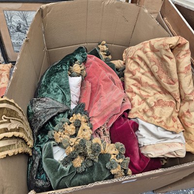 Lot 2409 - A quantity of throw cushions, various curtain...