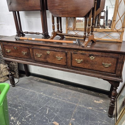 Lot 2441 - An 18th-century oak dresser base. H 80 x W 162...
