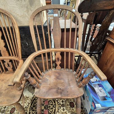 Lot 2498 - An antique Windsor armchair.