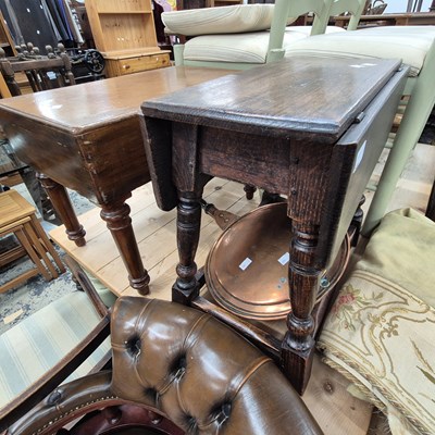 Lot 2508 - A small oak occasional table, a bidet and a...