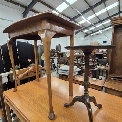 Lot 2554 - A nest of tables, a wine table, a side table,...