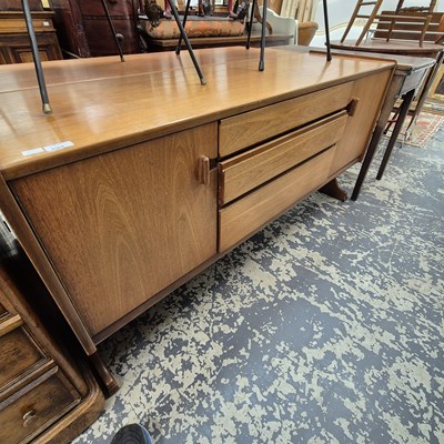 Lot 2564 - A retro mid-century sideboard.