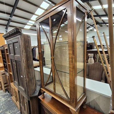 Lot 2582 - Art-Deco display cabinet.