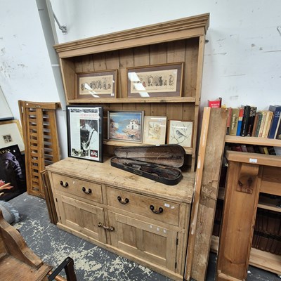 Lot 2611 - A Victorian pine kitchen dresser with a plate...
