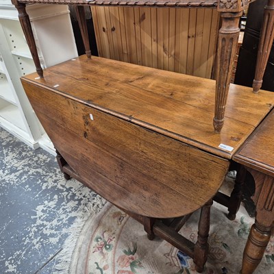 Lot 2646 - A Georgian 18th-century oak gateleg cottage...