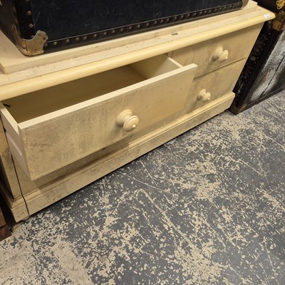 Lot 2667 - A three-drawer ottoman.