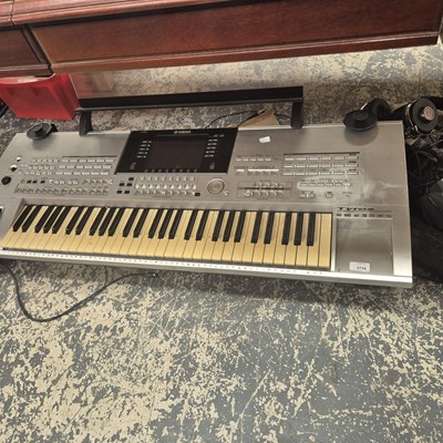 Lot 2735 - A Yamaha electronic piano.