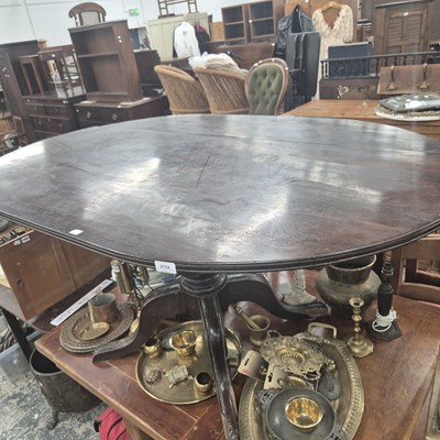 Lot 2752 - A late Georgian mahogany centre table.