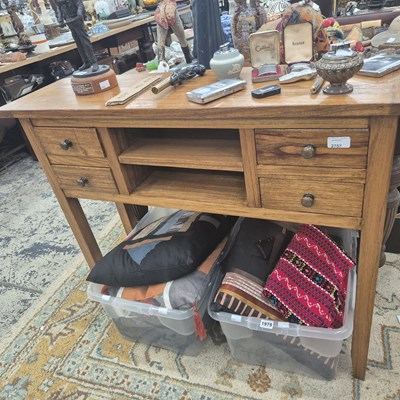 Lot 2757 - An oak hall table.