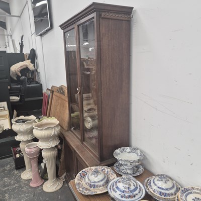 Lot 2759 - A late Victorian mahogany gun cabinet.