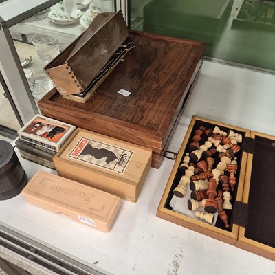 Lot 1945b - Various vintage board games, chess pieces,...