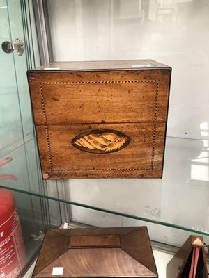 Lot 226 - A late Georgian mahogany and inlaid decanter box.
