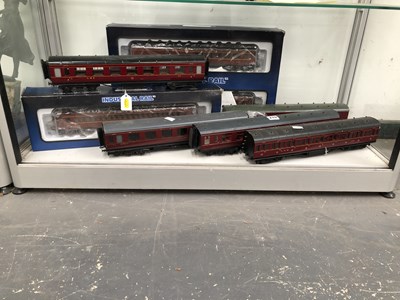Lot 270 - Five 0 gauge LMS railway carriages to include...