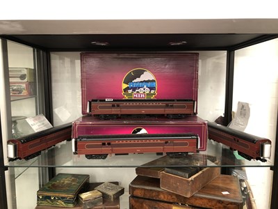 Lot 319 - Four MTH 0 gauge railway carriages