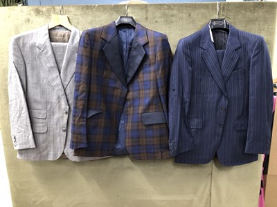 Lot 154 - A grey Pierre Balmain Men's suit (trousers 32S,...