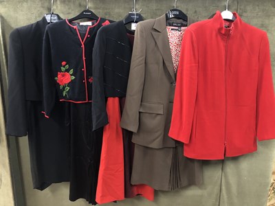 Lot 174 - A collection of ladies' clothing to include -...