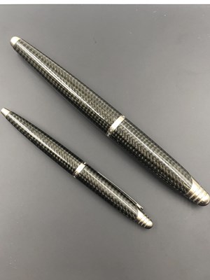 Lot 13 - Pens- An Alfred Dunhill AD 2000 carbon fibre...