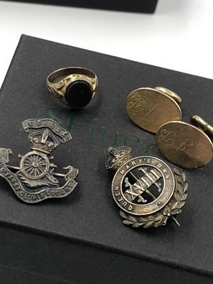 Lot 43 - A pair of vintage cufflinks and a small...