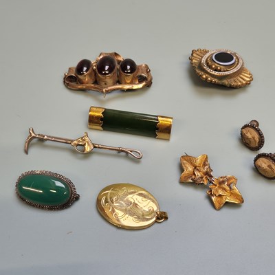 Lot 53 - Antique and vintage jewellery- an unhallmarked...